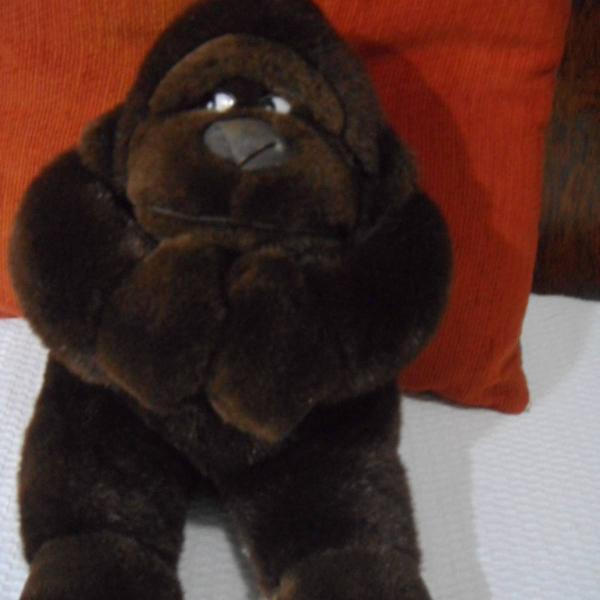 Gorila de pelúcia grande