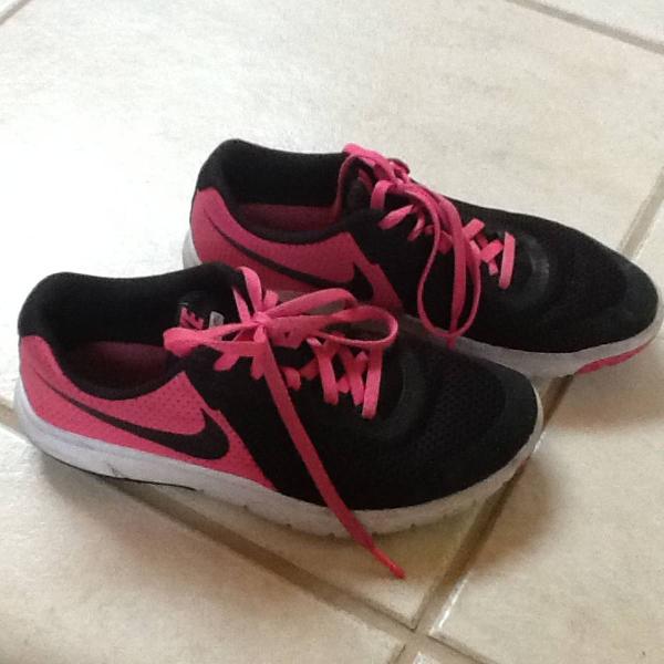 Nike preto e rosa
