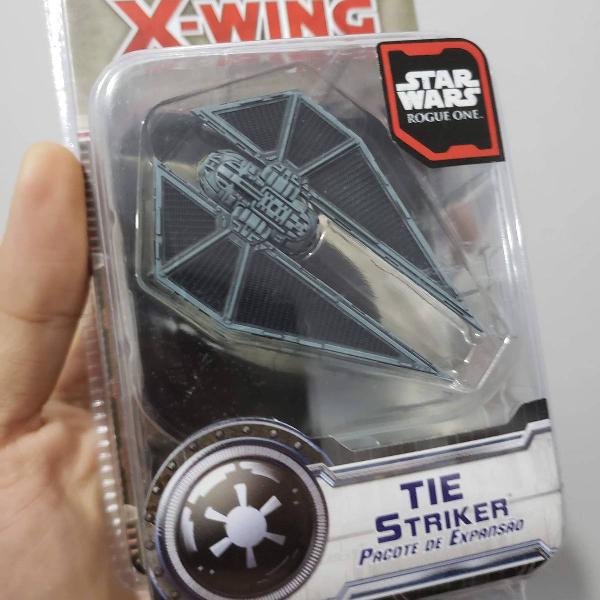 nave tie striker x-wing