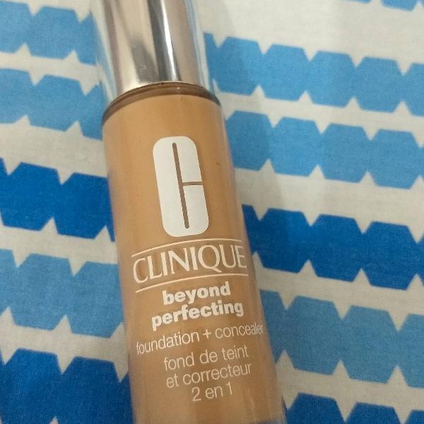 Base e corretivo Clinique Cor 9 Neutral