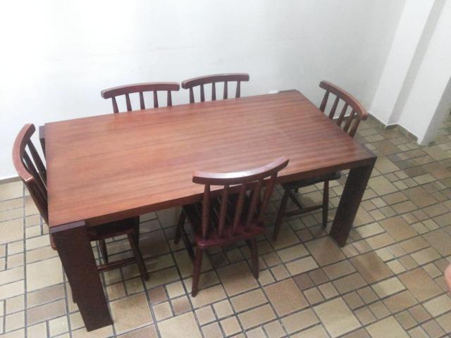 Mesa com 5 Cadeiras rústicas, estilo Country, em Madeira