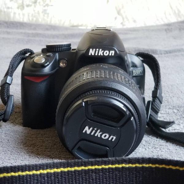 Nikon D3100 com lente 18-55mm