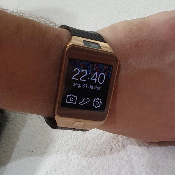Smart Watch Samsung Gear 2 Neo Dourado com pulseira Marrom