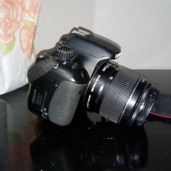 câmera fotográfica Canon.