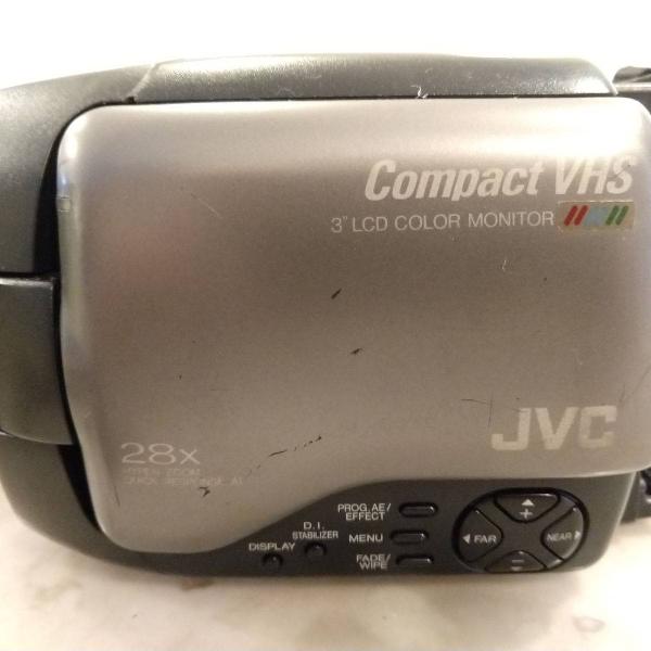 câmera vhsc gr axm4 jvc, funcionando com 2 baterias