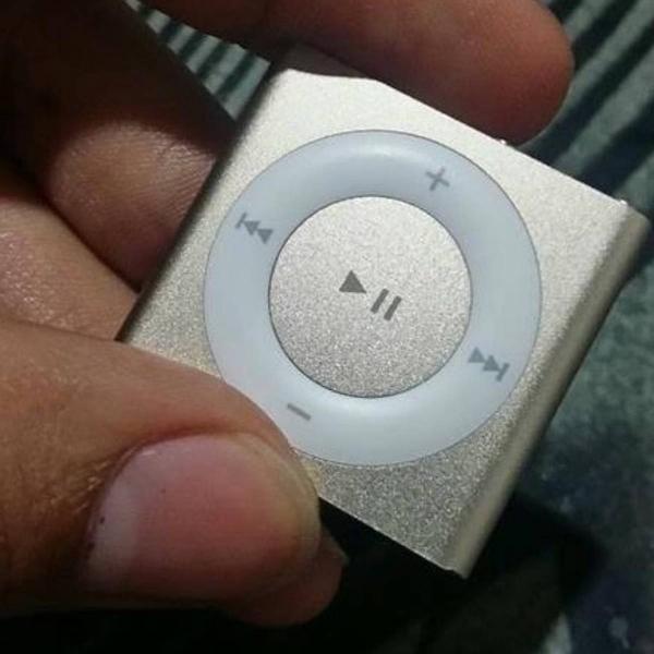 ipod shuffle dourado 2gb