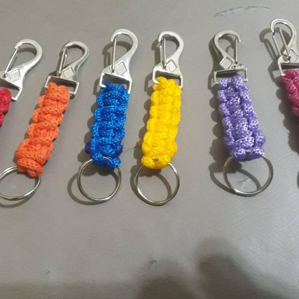 kit com 12 Chaveiros macrame varias cores