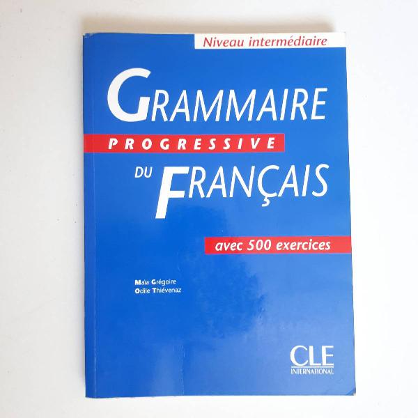 livro de gramática francesa
