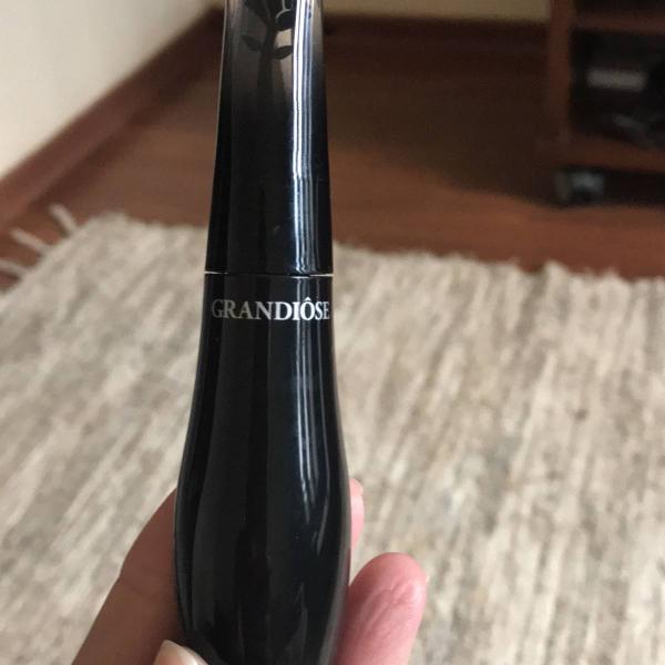 máscara de cílios grandiose lancome