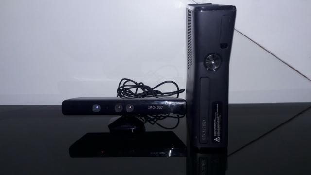 Video Game Xbox360 c/ Kinect bem conservado !