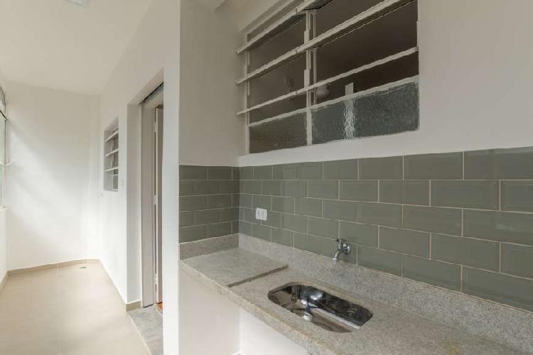 Apartamento com 1 Quarto à Venda, 47 m² por R$ 310.000