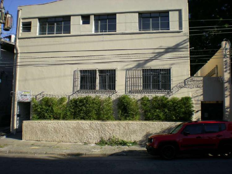 Apartamento com 1 Quarto para Alugar, 30 m² por R$ 800/Mês