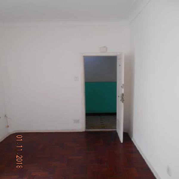 Apartamento com 1 Quarto para Alugar, 32 m² por R$