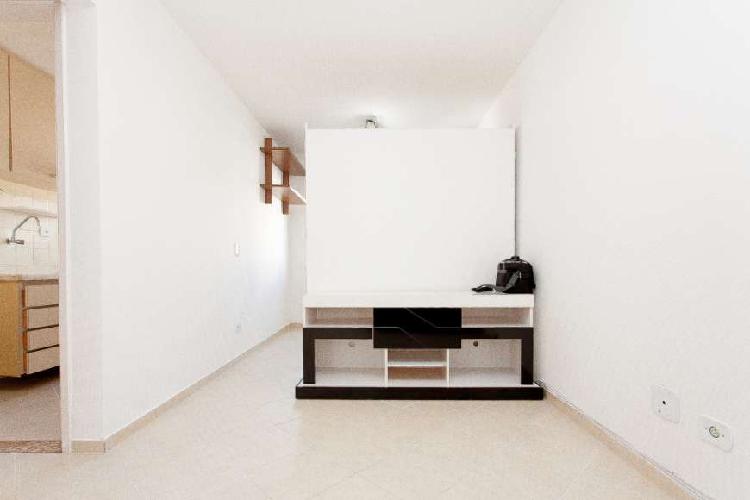 Apartamento com 1 Quarto para Alugar, 35 m² por R$