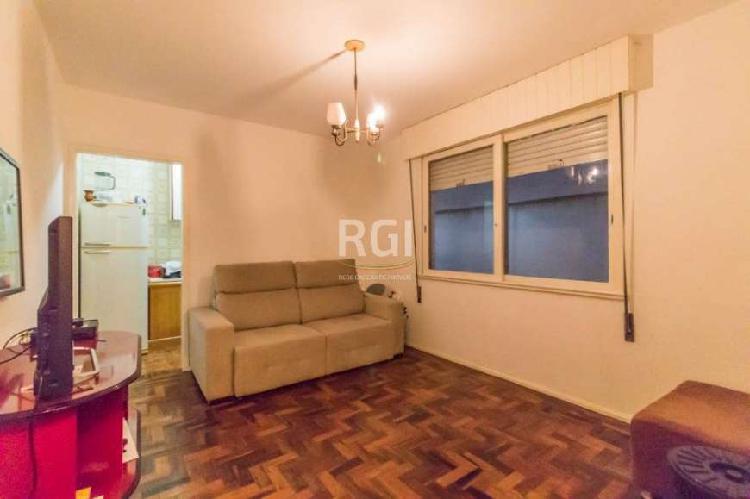 Apartamento com 1 Quarto para Alugar, 35 m² por R$ 800/Mês