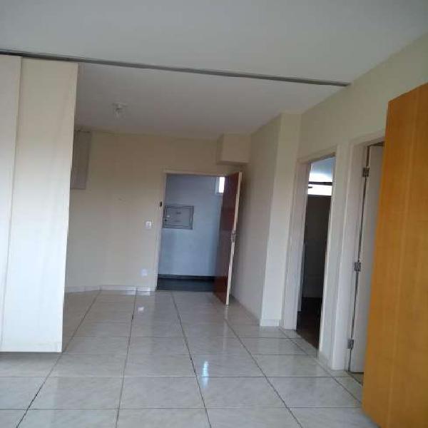 Apartamento com 1 Quarto para Alugar, 40 m² por R$ 600/Mês