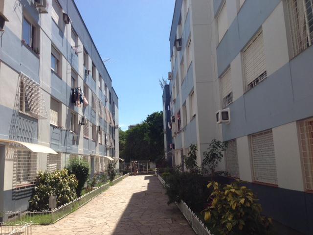 Apartamento com 1 Quarto para Alugar, 42 m² por R$ 900/Mês