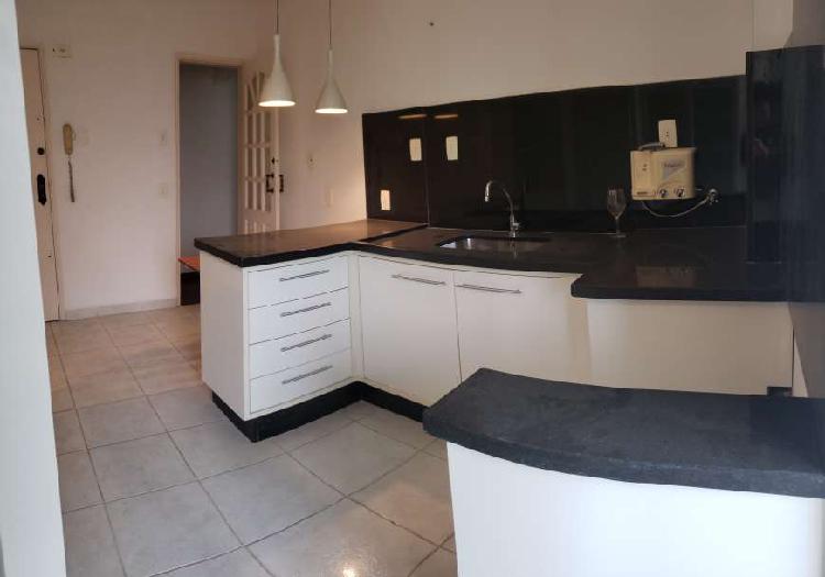 Apartamento com 2 Quartos à Venda, 110 m² por R$ 425.000