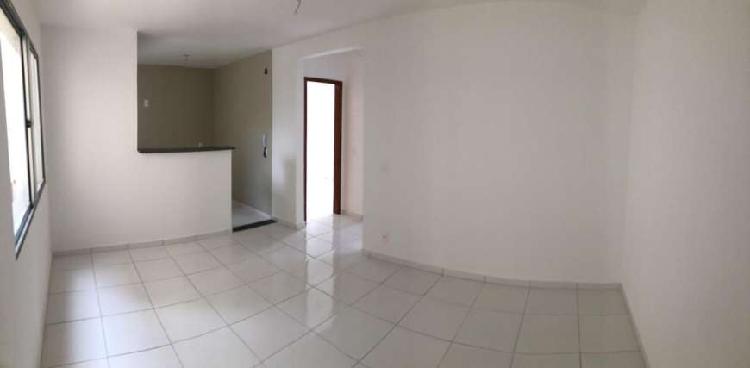 Apartamento com 2 Quartos à Venda, 46 m² por R$ 139.900