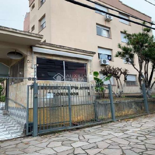 Apartamento com 2 Quartos à Venda, 53 m² por R$ 190.000
