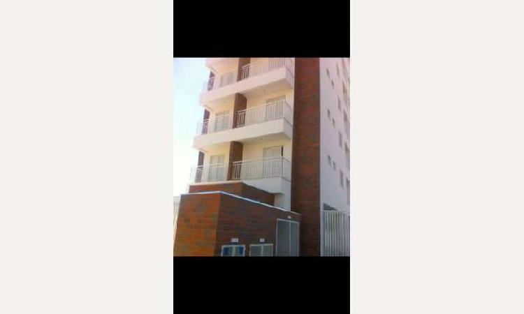 Apartamento com 2 Quartos à Venda, 55 m² por R$ 180.000