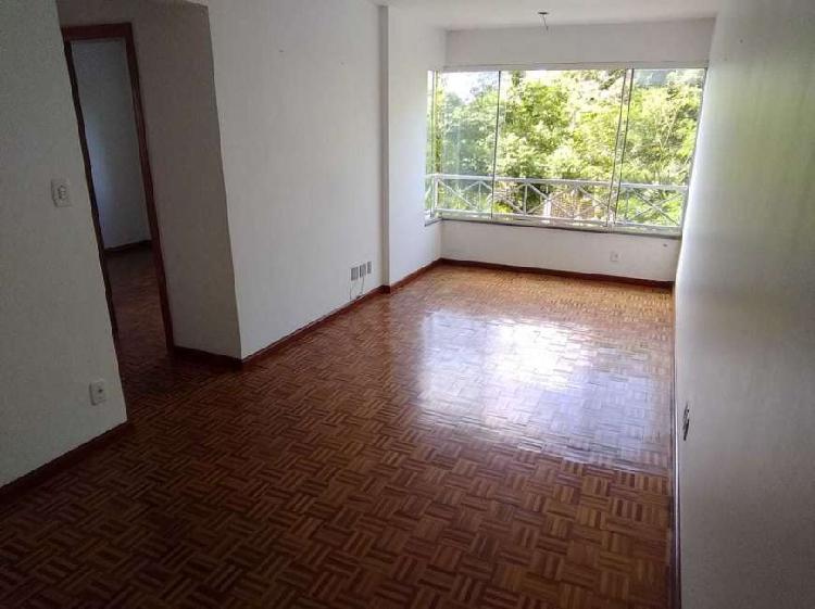 Apartamento com 2 Quartos à Venda, 55 m² por R$ 230.000