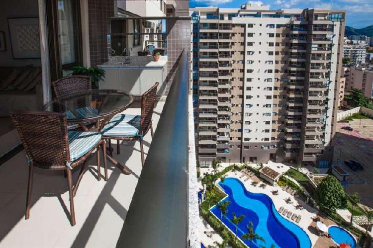 Apartamento com 2 Quartos à Venda, 61 m² por R$ 339.000