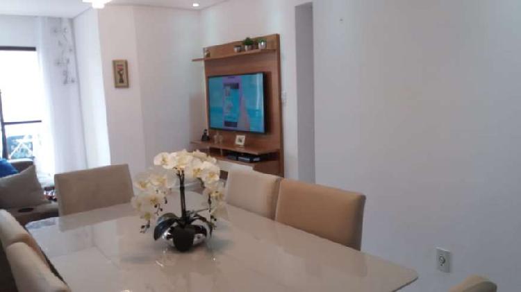 Apartamento com 2 Quartos à Venda, 62 m² por R$ 360.000