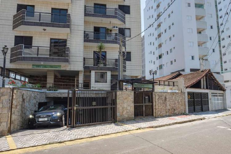 Apartamento com 2 Quartos à Venda, 65 m² por R$ 220.000