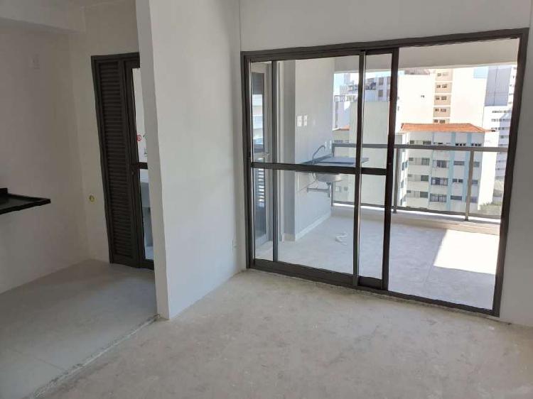 Apartamento com 2 Quartos à Venda, 65 m² por R$ 789.900