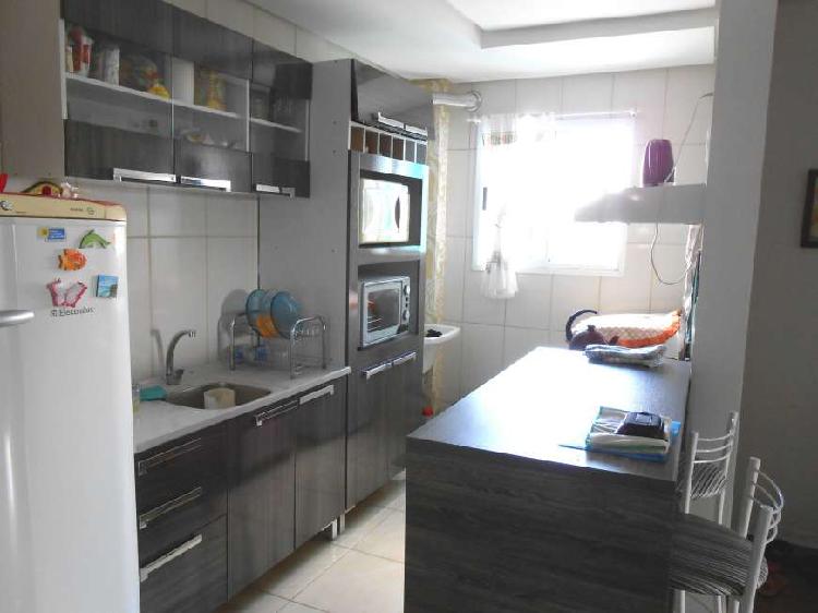Apartamento com 2 Quartos à Venda, 66 m² por R$ 215.000