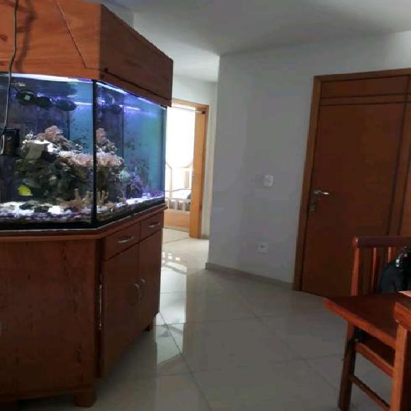 Apartamento com 2 Quartos à Venda, 67 m² por R$ 280.000
