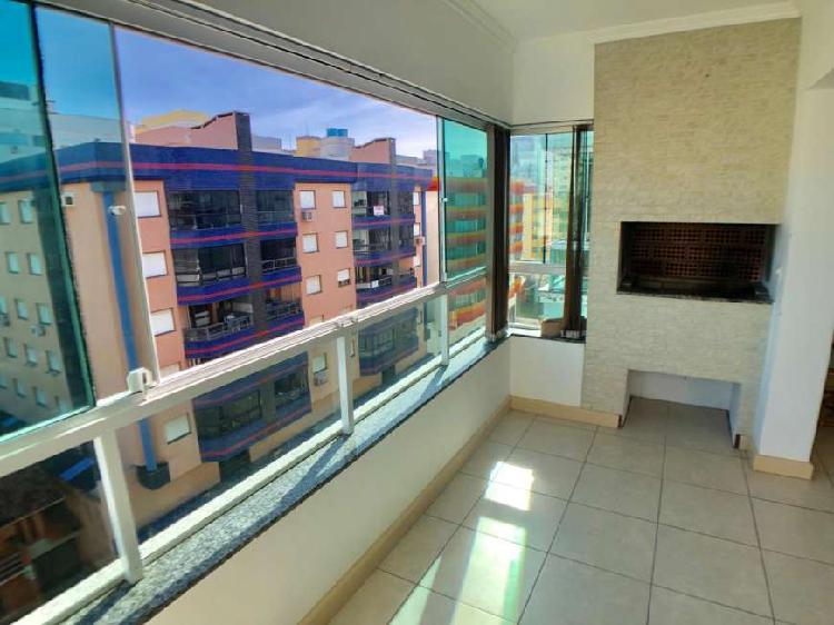 Apartamento com 2 Quartos à Venda, 68 m² por R$ 318.000