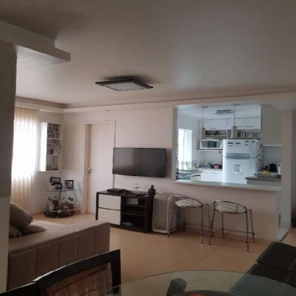Apartamento com 2 Quartos à Venda, 68 m² por R$ 330.000