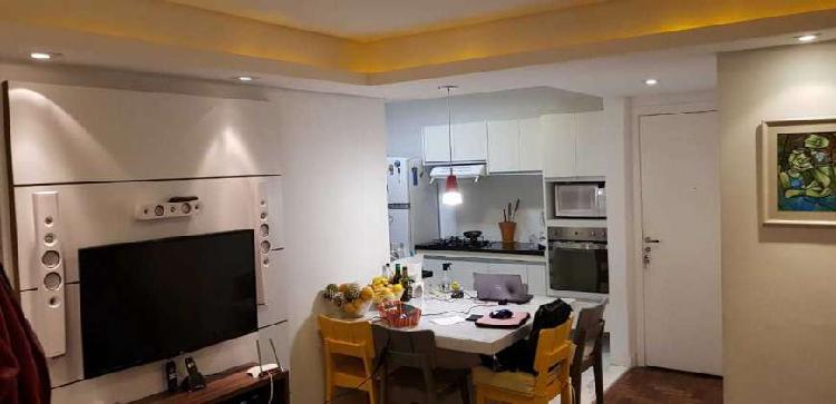 Apartamento com 2 Quartos à Venda, 69 m² por R$ 475.000
