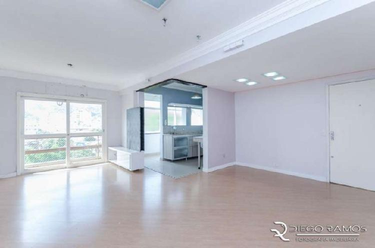 Apartamento com 2 Quartos à Venda, 70 m² por R$ 218.000