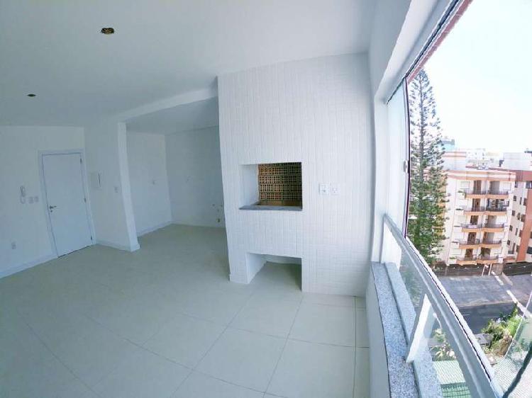 Apartamento com 2 Quartos à Venda, 70 m² por R$ 330.000