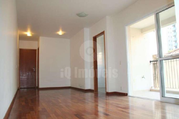 Apartamento com 2 Quartos à Venda, 70 m² por R$ 780.000