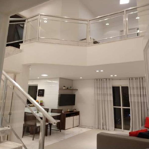 Apartamento com 2 Quartos à Venda, 71 m² por R$ 640.000