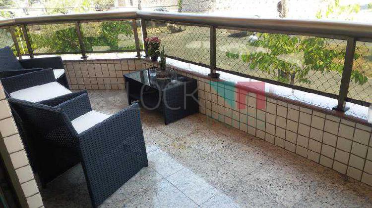 Apartamento com 2 Quartos à Venda, 72 m² por R$ 430.000