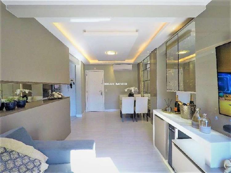 Apartamento com 2 Quartos à Venda, 72 m² por R$ 435.000