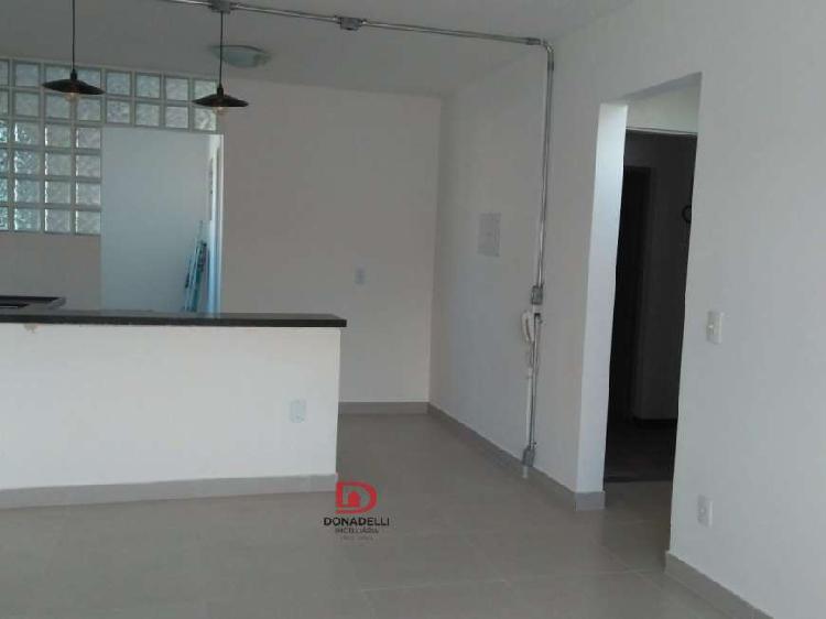 Apartamento com 2 Quartos à Venda, 74 m² por R$ 295.000