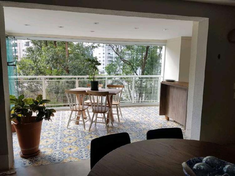 Apartamento com 2 Quartos à Venda, 79 m² por R$ 528.000