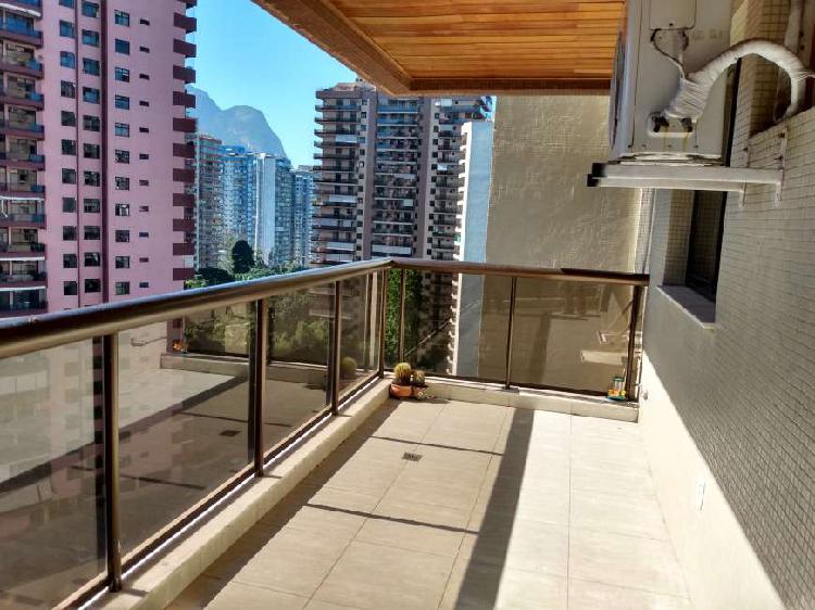 Apartamento com 2 Quartos à Venda, 80 m² por R$ 880.000