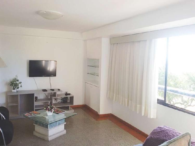 Apartamento com 2 Quartos à Venda, 84 m² por R$ 520.000