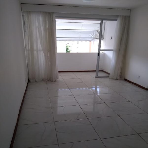 Apartamento com 2 Quartos à Venda, 85 m² por R$ 320.000