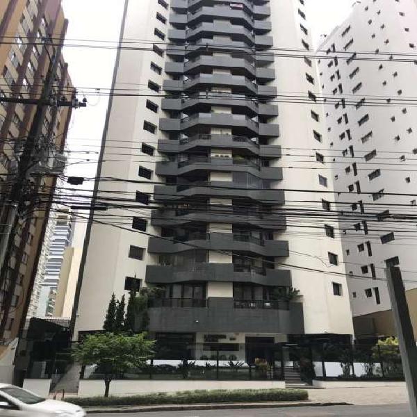 Apartamento com 2 Quartos à Venda, 86 m² por R$ 530.000