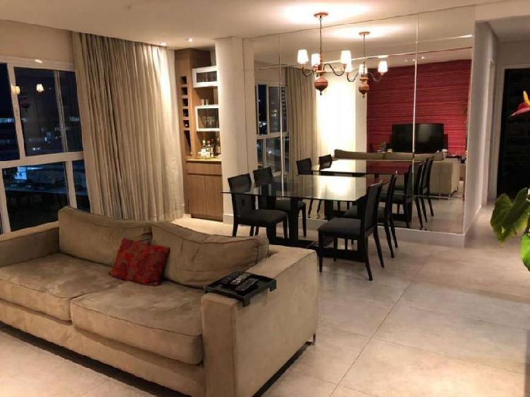 Apartamento com 2 Quartos à Venda, 89 m² por R$ 695.000