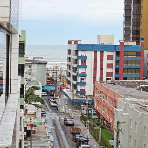 Apartamento com 2 Quartos à Venda, 90 m² por R$ 290.000