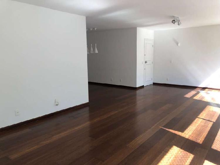 Apartamento com 2 Quartos para Alugar, 150 m² por R$